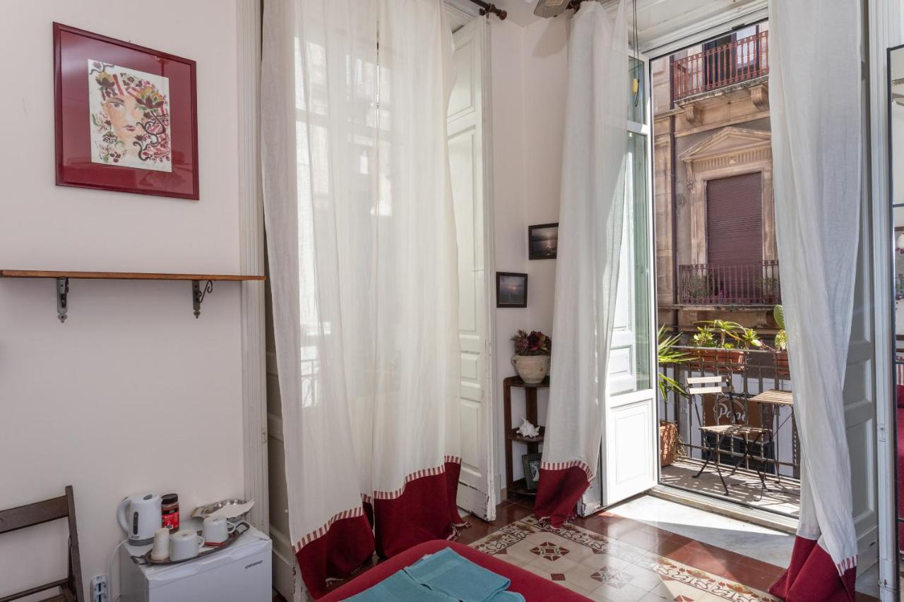 Zefiro Rooms Катания Экстерьер фото
